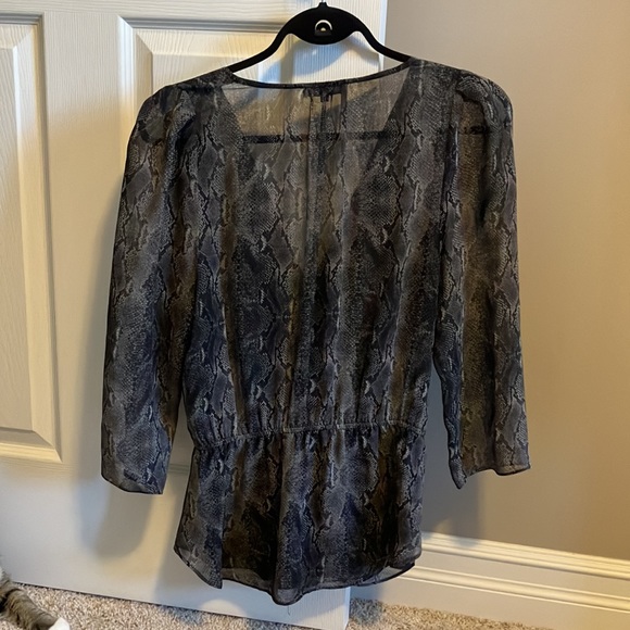 Aritzia Alexander Silk Blouse Size M - Picture 4 of 8